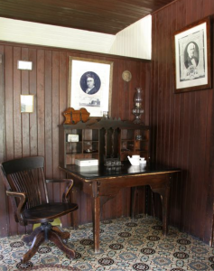 Photo of Stephán G. Stephansson's Markerville, AB writing studio.